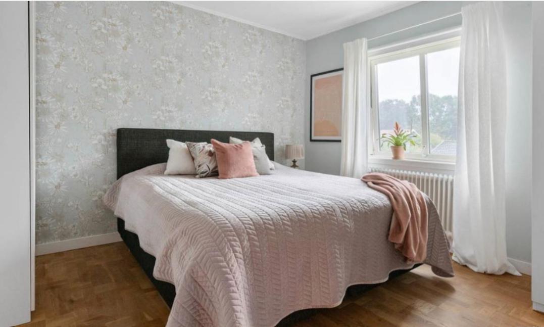 Cheerful Three Room Villa At Stroemstad City Center Buitenkant foto